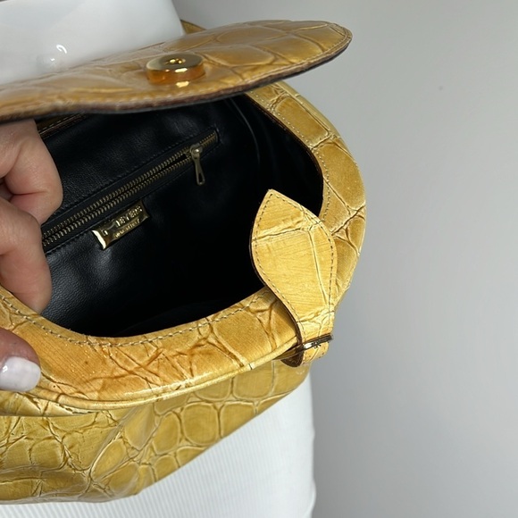 Meyers Croc Embossed Leather Mustard Yellow Crossbody Top Flap Feed Bag Purse - Picture 16 of 16